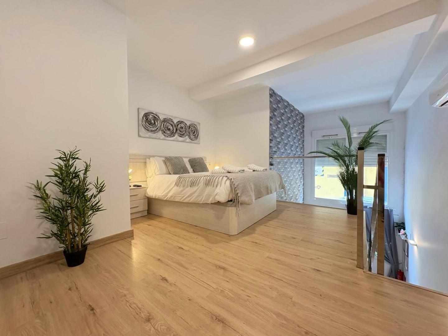 Duplex Huelin Ii & Leilighet Málaga